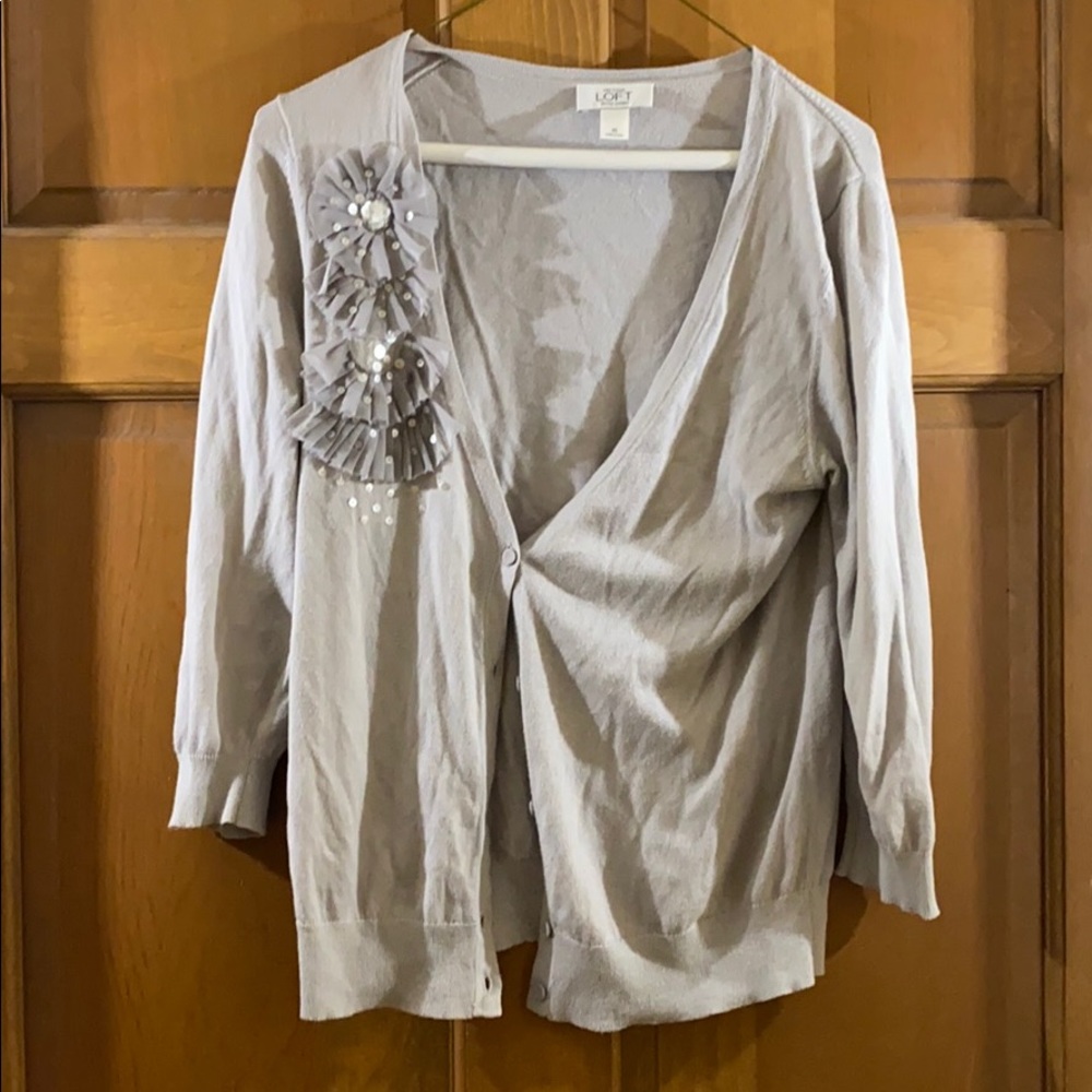 Ann Taylor loft cardigan grey flower sequin m
